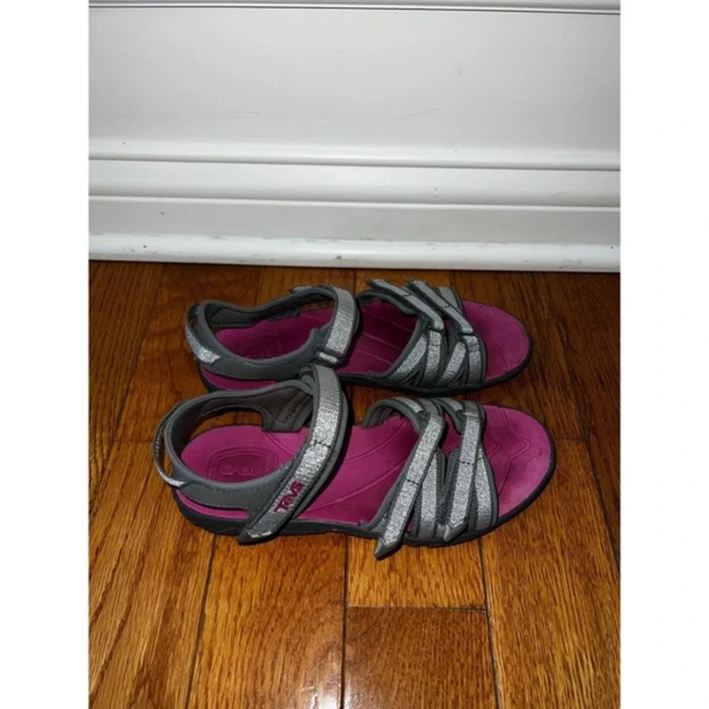 Girls/‎ Women's Teva Kid's Y Tirra Sandal  Color: Falls Algiers Blue Size 4